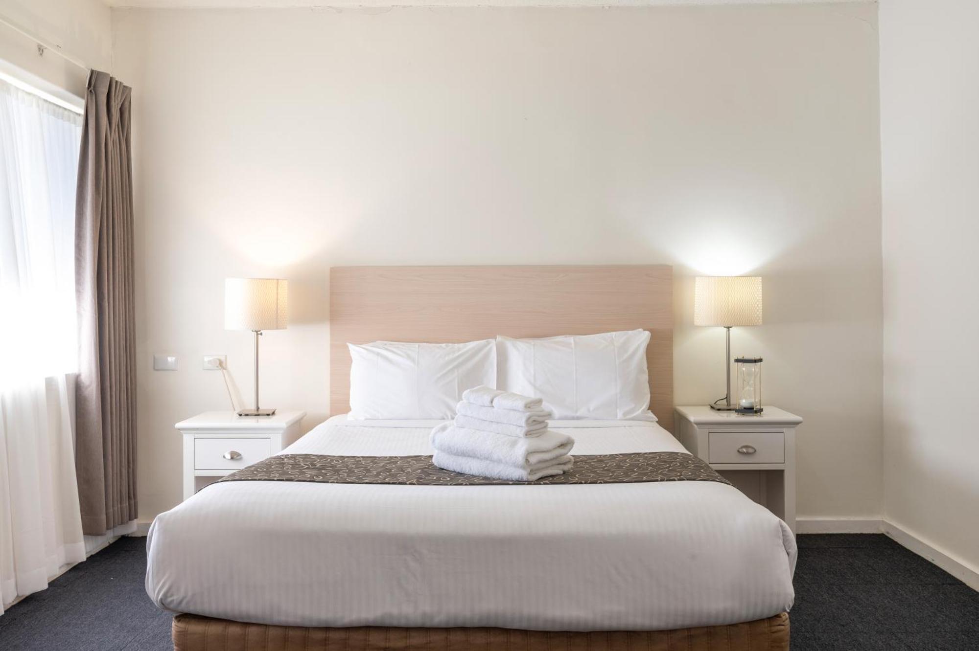Adelaide Granada Motor Inn Экстерьер фото